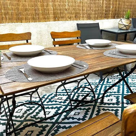 Centre, 3 Chambres, 2 Salles De Bain, Clim, Terrasse, Wifi 昂蒂布